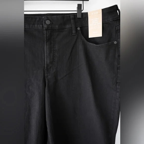 Madewell "Curvy Perfect Vintage Wide Leg" Jeans - Picture 5 of 9